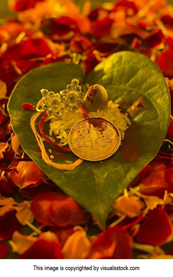 Background ; Celebrations ; Close-Up ; Coin ; Colo