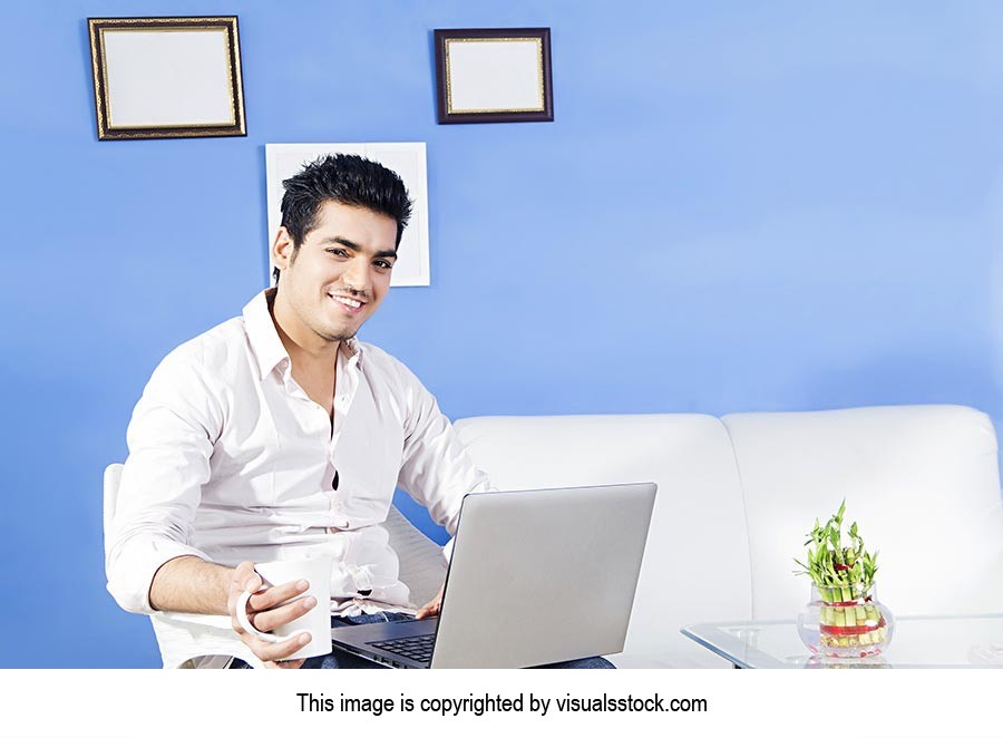1 Person Only ; 25-30 Years ; Adult Man ; At Home 