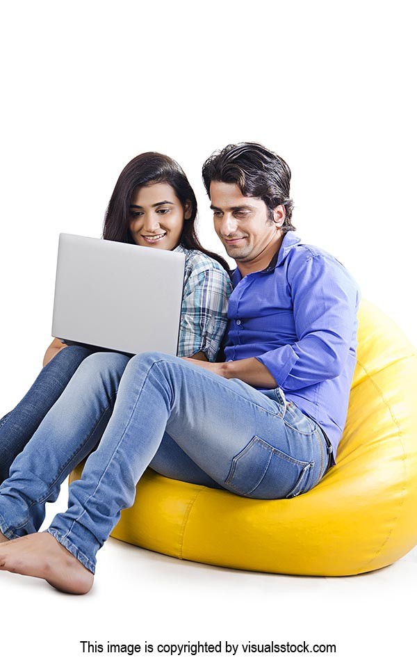 2 People ; 25-30 Years ; Adult Man ; Adult Woman ;