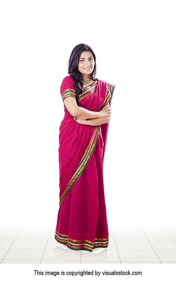 1 Person Only ; 25-30 Years ; Adult Woman ; Arms c