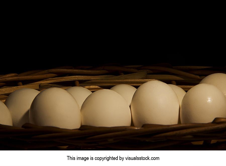 Abundance ; Arranging ; Basket ; Black background 