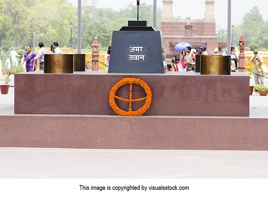 Amar Jawan Jyoti ; Burning ; Color Image ; Day ; D