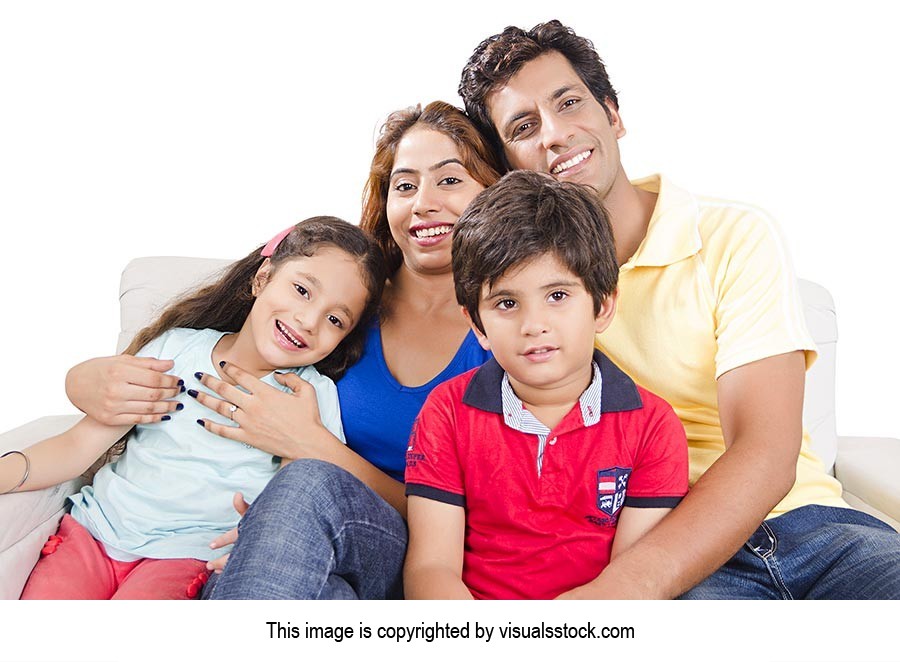 3-5 People ; 30-40 Years ; Adult Man ; Adult Woman