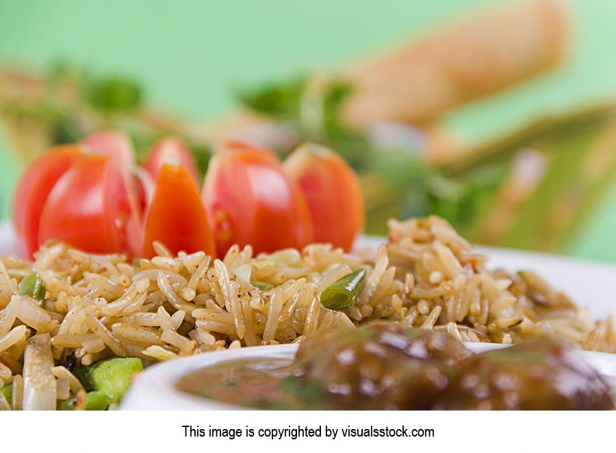 Bowl ; Close-Up ; Color Image ; Colored Background