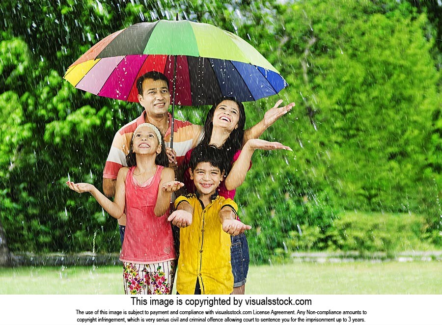 Parents Kids Umbrella Under Pouring Rain