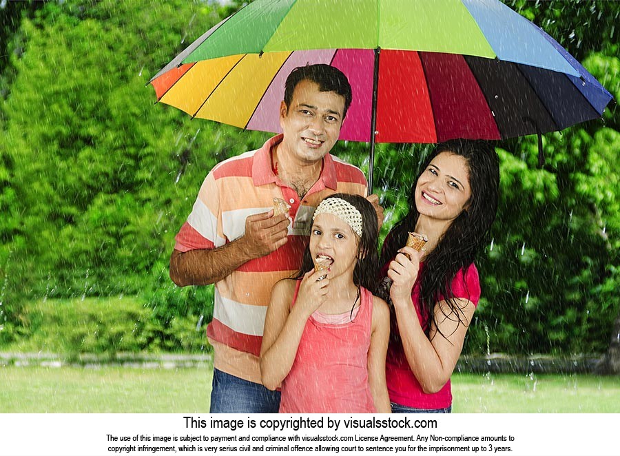Parents Daughter Rain Umbrella, Eating Icecream