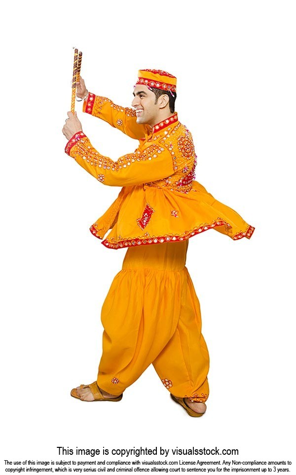 Gujrati Man Navaratri Dandiya Dance