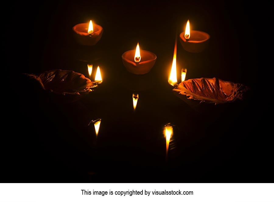 Arranging ; Black background ; Bright ; Burning ; 