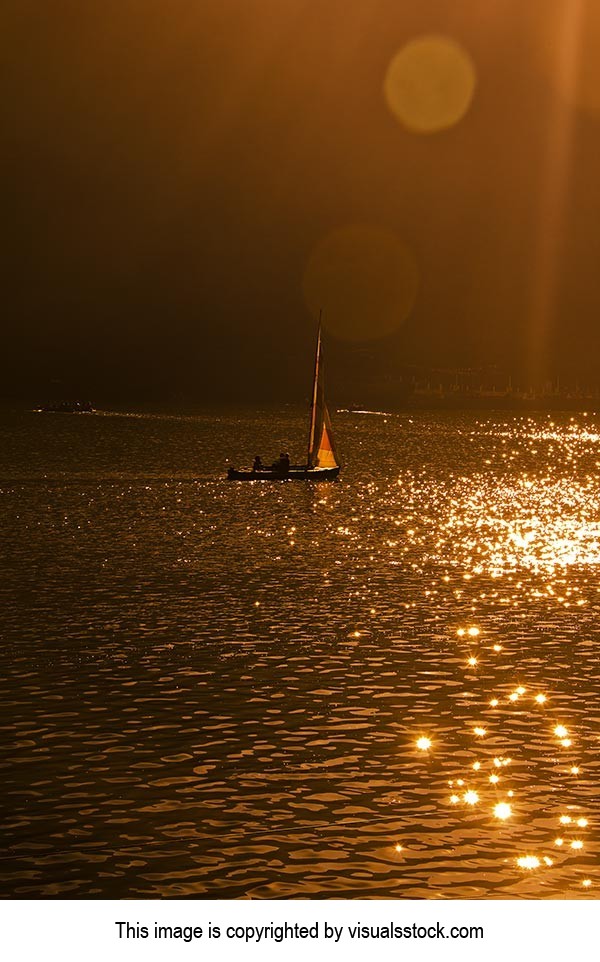 Beauty In Nature ; Boat ; Boating ; Color Image ; 