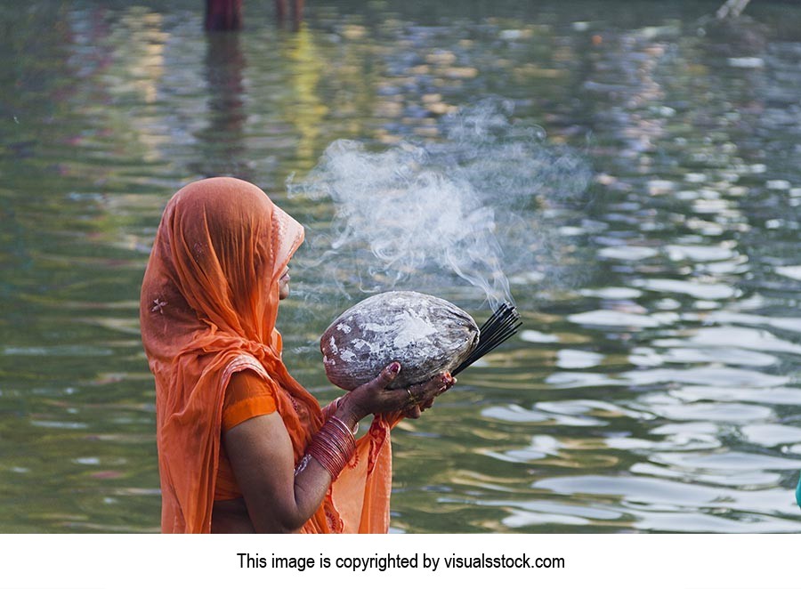 1 Person Only ; Aarti ; Adult Woman ; Casual Cloth