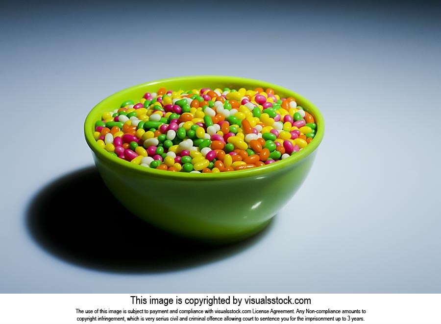 Abundance ; Bowl ; Candy ; Close-Up ; Color Image 