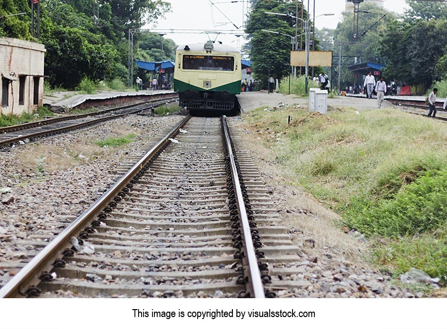 City Life ; Color Image ; Day ; Delhi ; Electricit