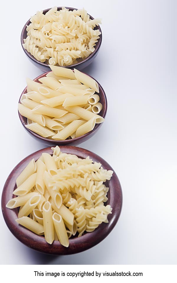Abundance ; Arranging ; Bowl ; Close-Up ; Color Im
