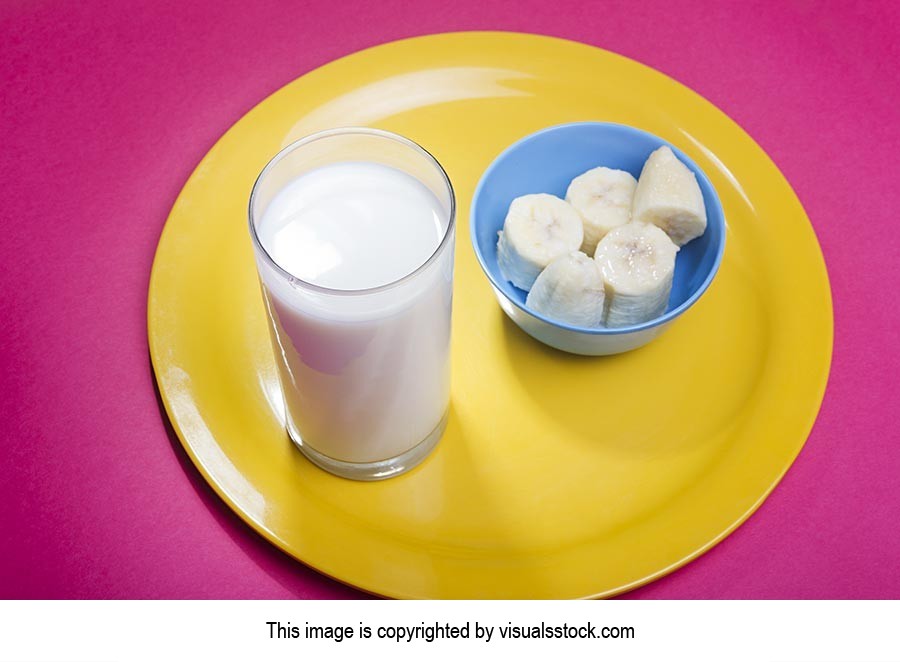 Arranging ; Banana ; Beverage ; Bowl ; Breakfast ;