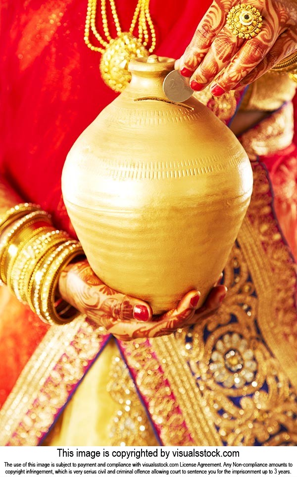 1 Person Only ; Adult Woman ; Background ; Bangle 