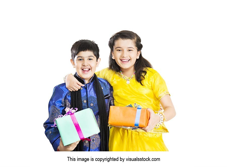 2 People ; Arm Around ; Bonding ; Box ; Boys ; Bro