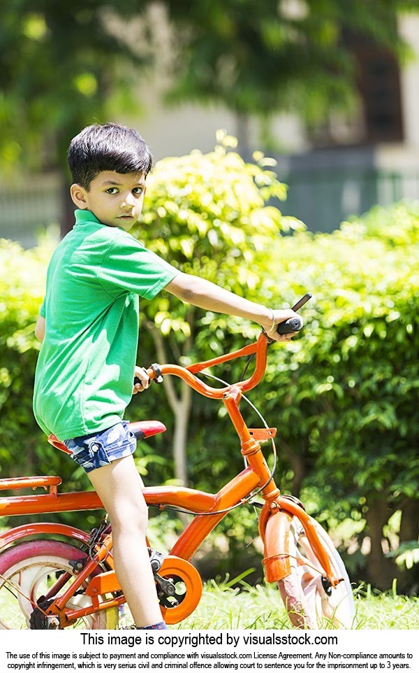 1 Person Only ; Bicycle ; Boys ; Casual Clothing ;