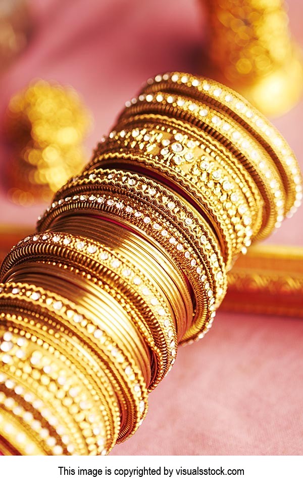 Abundance ; Bangle ; Celebrations ; Close-Up ; Col