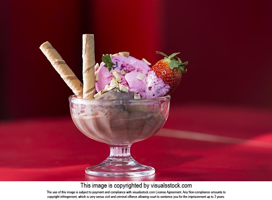 Bowl ; Chocolate Stick ; Close-Up ; Color Image ; 