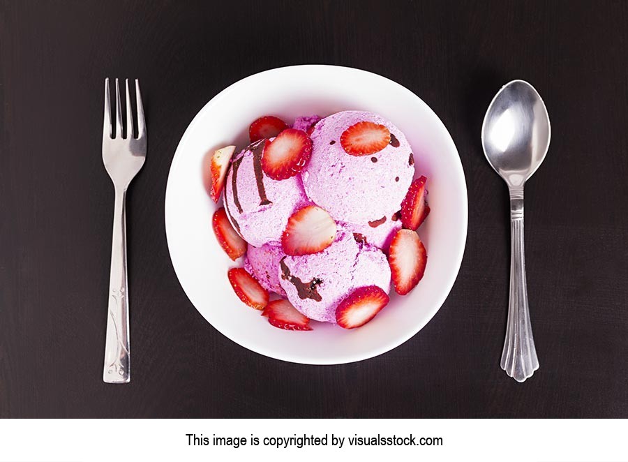 Arranging ; Bowl ; Close-Up ; Color Image ; Colore