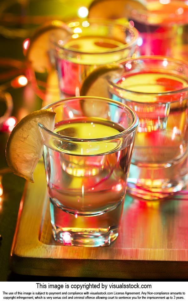 Alcohol ; Arranging ; Bar ; Beverage ; Celebration