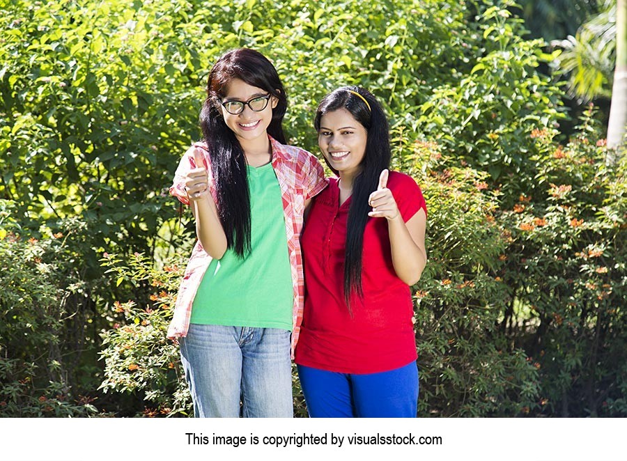 2 People ; Bonding ; Casual Clothing ; Color Image