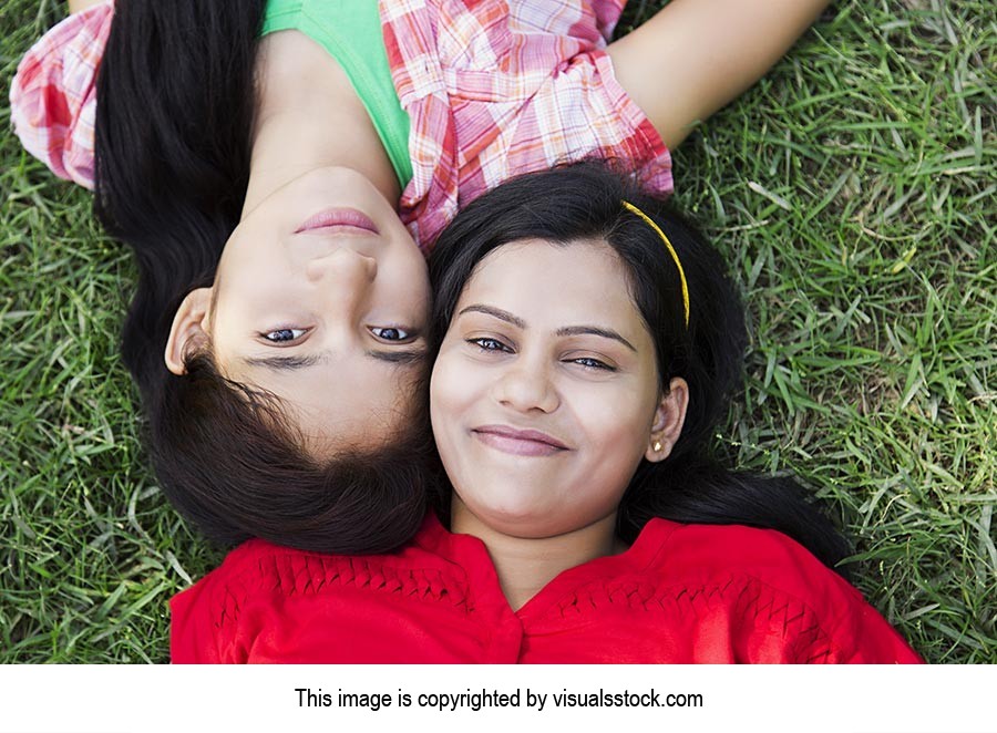 2 People ; Bonding ; Casual Clothing ; Close-Up ; 