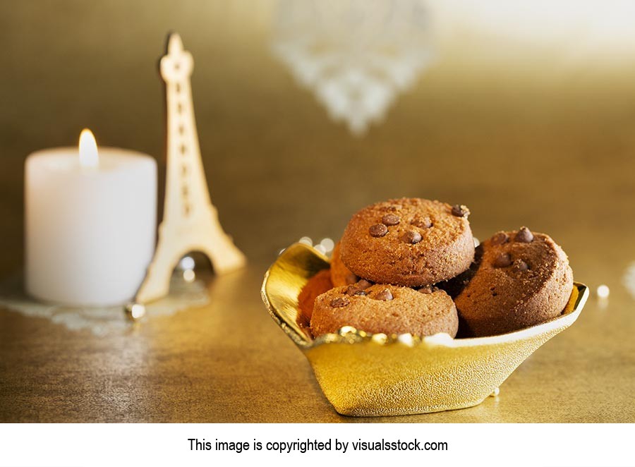 Arranging ; Bakery ; Biscuit ; Bowl ; Burning ; Ca