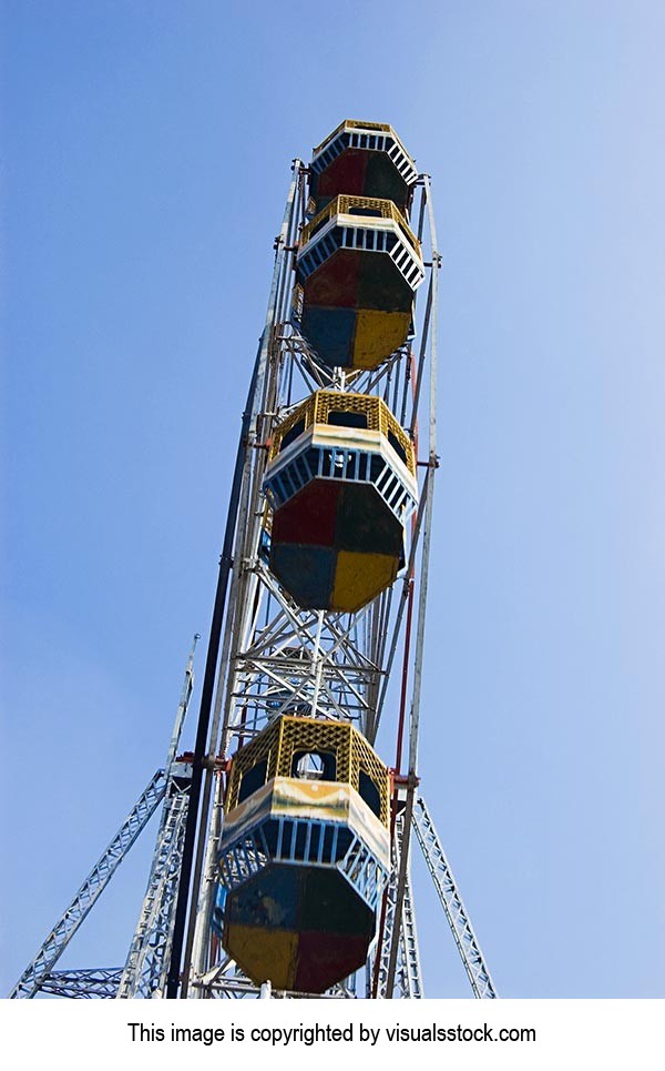 Absence ; Amusement Park ; Blue Sky ; Color Image 