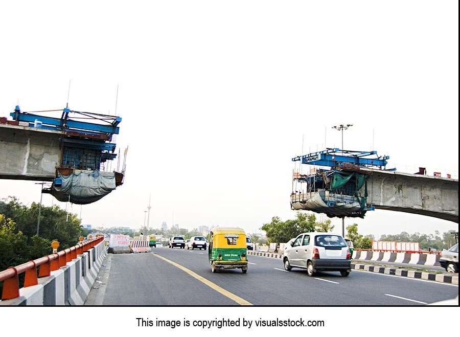 Architecture ; Bridge ; Car ; Color Image ; Connec