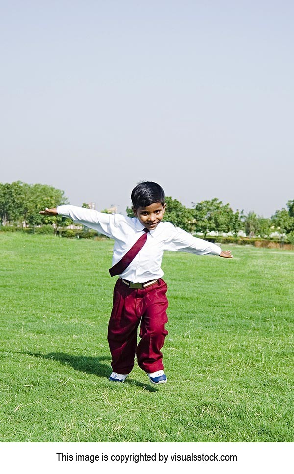 1 Person Only ; Arms Outstretched ; Boys ; Color I