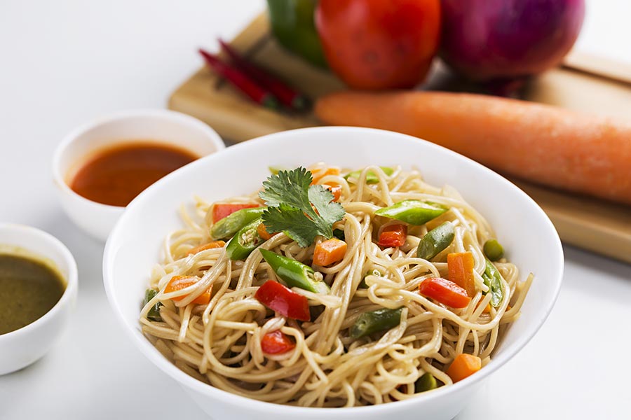 Delicious Chinese Veg Hakka Noodles Bowl With Chutney Recipe Nobody