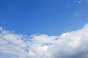 Beauty In Nature ; Blue Sky ; Cloud ; Color Image 