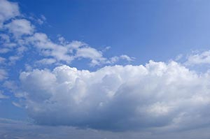 Beauty In Nature ; Blue Sky ; Cloud ; Color Image 