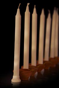 Abundance ; Arranging ; Black background ; Candles