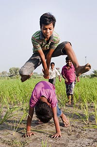 2 People ; Agriculture ; Balance ; Boys ; Boys Onl