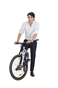 1 Person Only ; 25-30 Years ; Adult Man ; Bicycle 