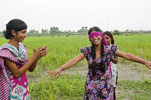 3-5 People ; Agriculture ; Blindfold ; Bonding ; C