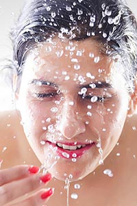 Beautiful Lady Bath Washing Clean face water Splas