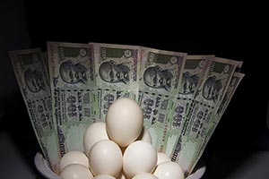 Abundance ; Arranging ; Black Background ; Bowl ; 