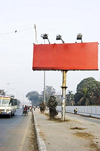 Architecture ; Bus ; City Life ; Color Image ; Com