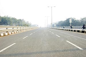 Bridge ; City Life ; Color Image ; Day ; Delhi ; H