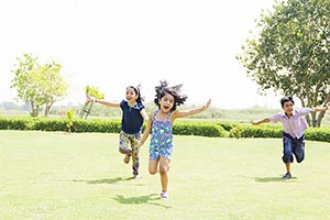 3-5 People ; Arms Outstretched ; Bonding ; Boys ; 