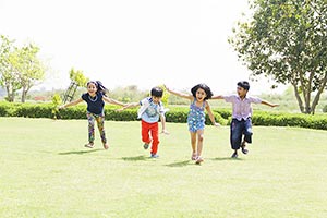 3-5 People ; Arms Outstretched ; Bonding ; Boys ; 