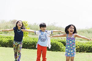 3-5 People ; Arms Outstretched ; Bonding ; Boys ; 