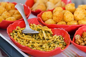 Abundance ; Arranging ; Bowl ; Close-Up ; Color Im