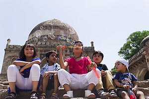 3-5 People ; Ancient ; Architecture ; Bara Gumbad 