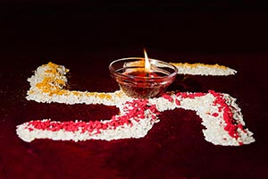 Abundance ; Arranging ; Black Background ; Bowl ; 