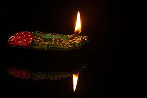 Black Background ; Bright ; Burning ; Celebrations