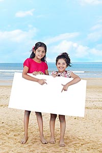 2 People ; Beach ; Casual Clothing ; Color Image ;